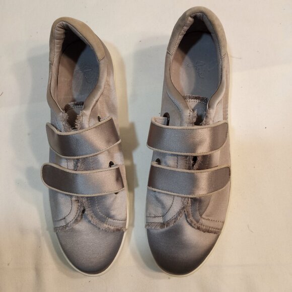 JOIE SILVER DOUBLE STRAP SNEAKERS WITH WHITE SOLE WOMEN SIZE 10 - Picture 5 of 5